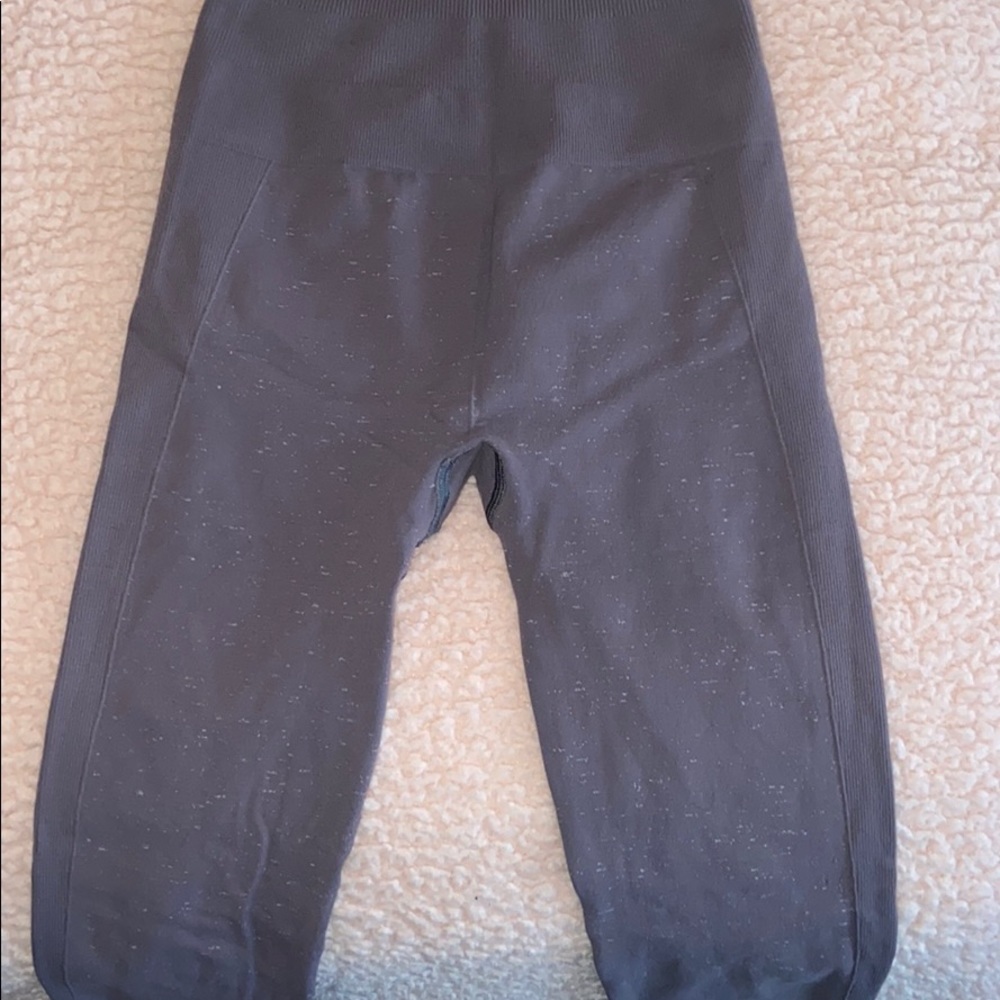 Purple Speckled Lululemon Free to Flow 7/8 tight